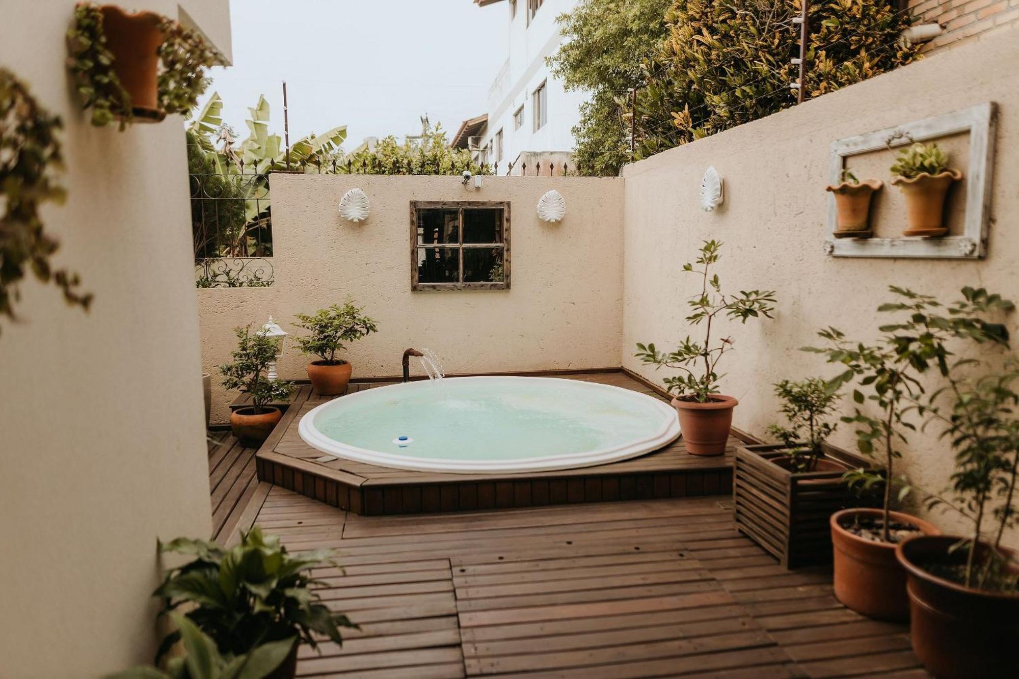 Pousada Paty'S Garden ฟลอเรียนอโปลิส ภายนอก รูปภาพ