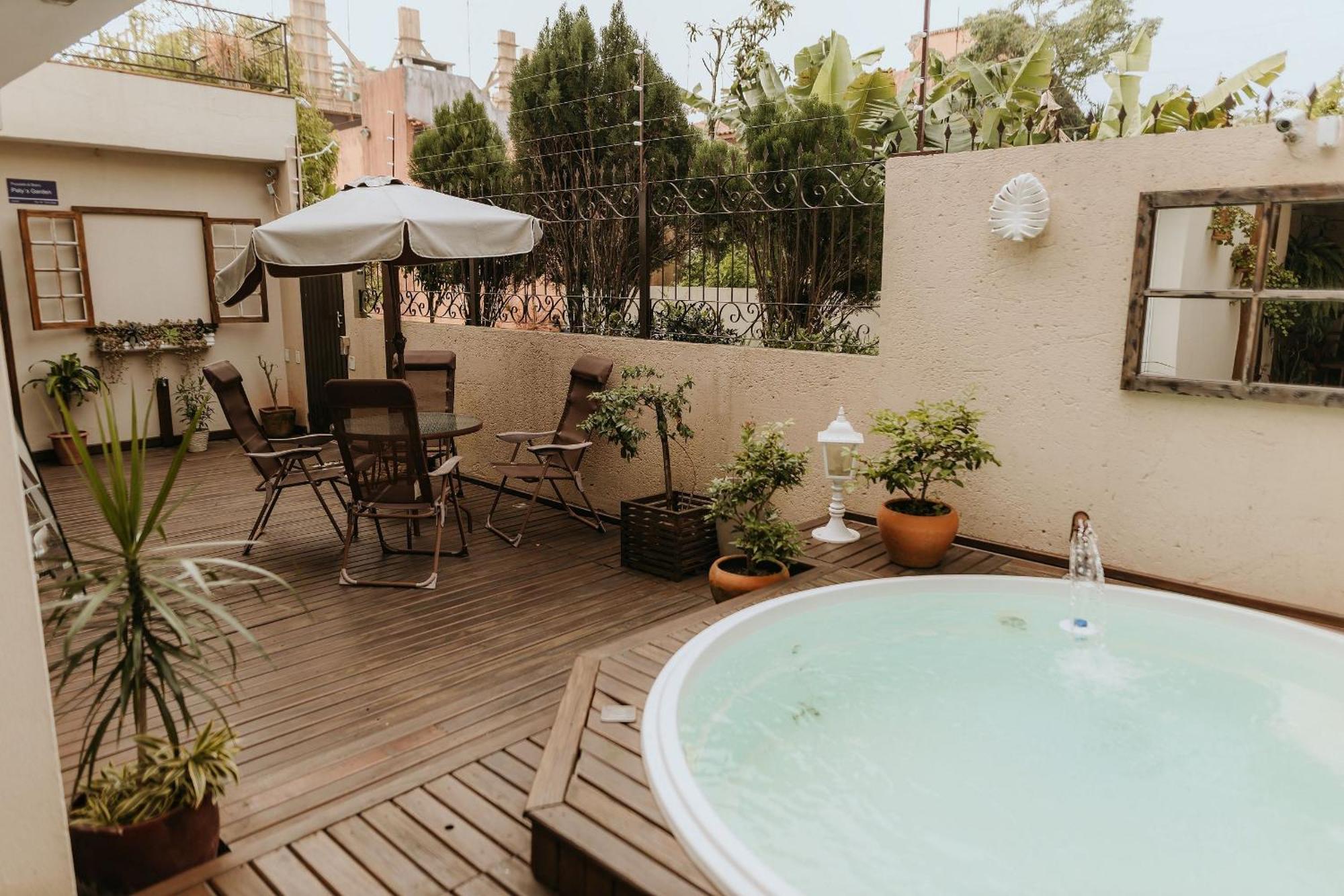 Pousada Paty'S Garden ฟลอเรียนอโปลิส ภายนอก รูปภาพ